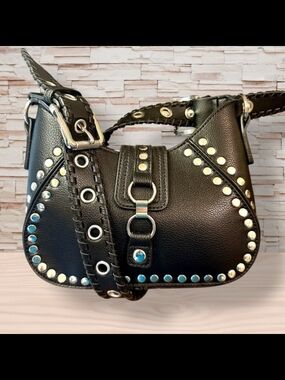 URBAN OUTFITTERS STUDDED SHOULDER BAG. BLACK FAUX PEBBLED LEATHER NWOT 8.5x5x3